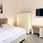 Sleep & Go Czech Republic - 5 Andel Hostel *