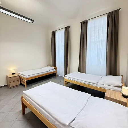 Sleep & Go 5 Andel Vandrarhem Prag