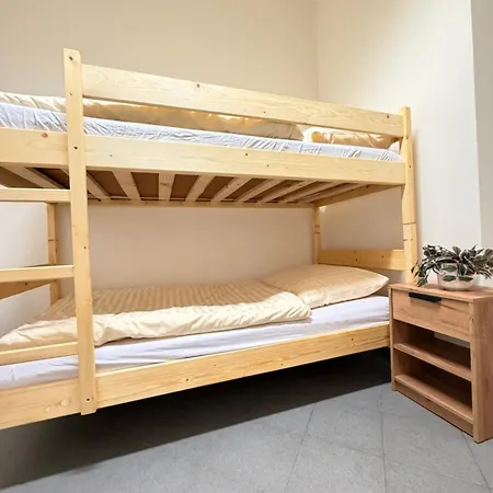 Sleep & Go Czech Republic - 5 Andel Albergue Praga
